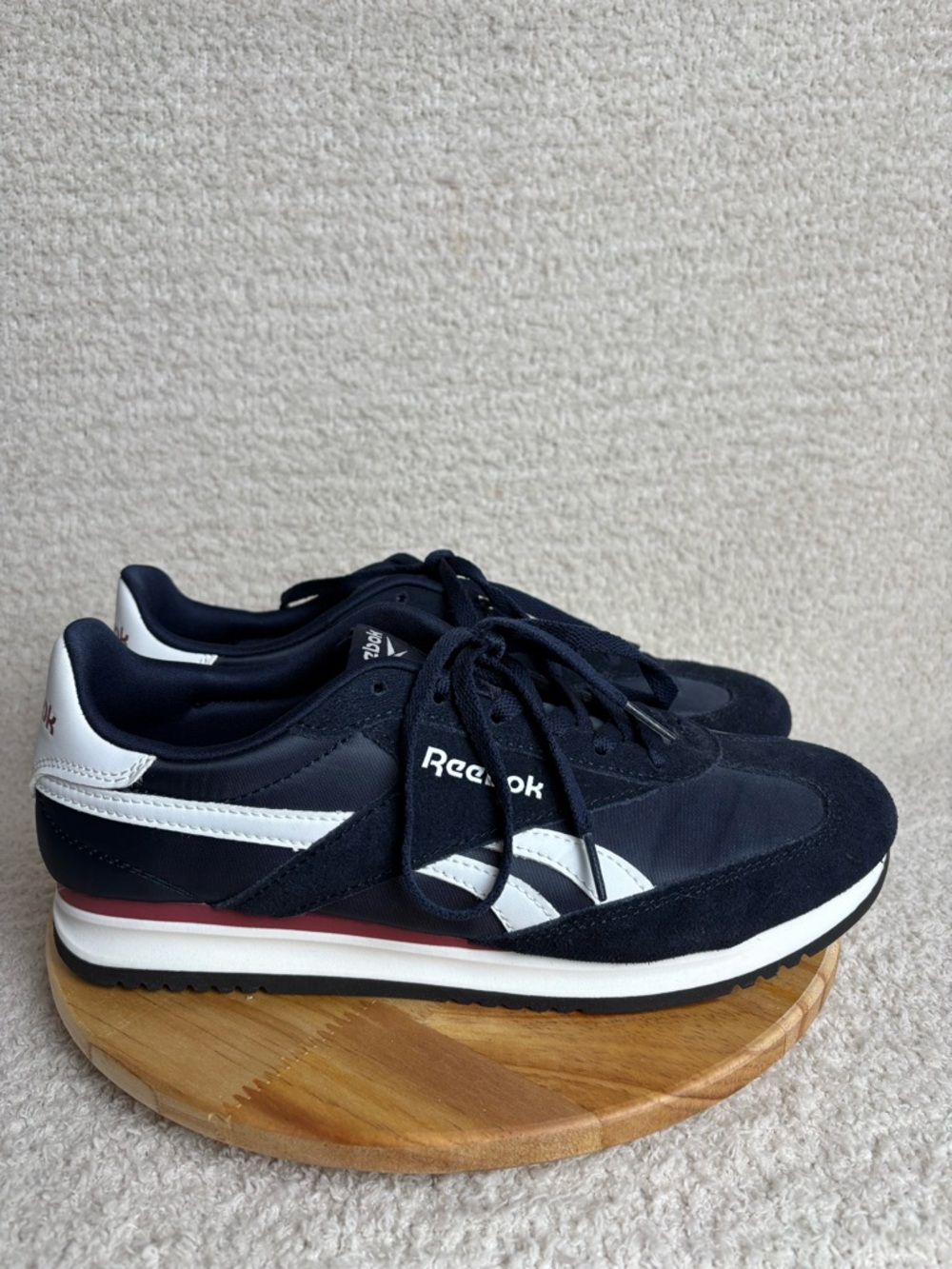 Reebox Shoes Womens 9.5 World 70 Suede T Toe Overlay 70s Inspired Lace Sneaker